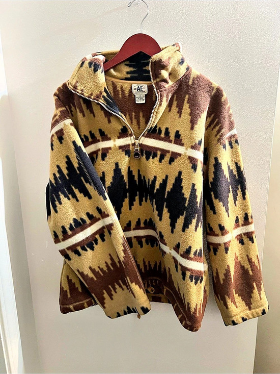American Eagle Outfitters Jackets & Blazers - American Eagle Geometric Fleece Jacket in Brown & Tan Size Medium